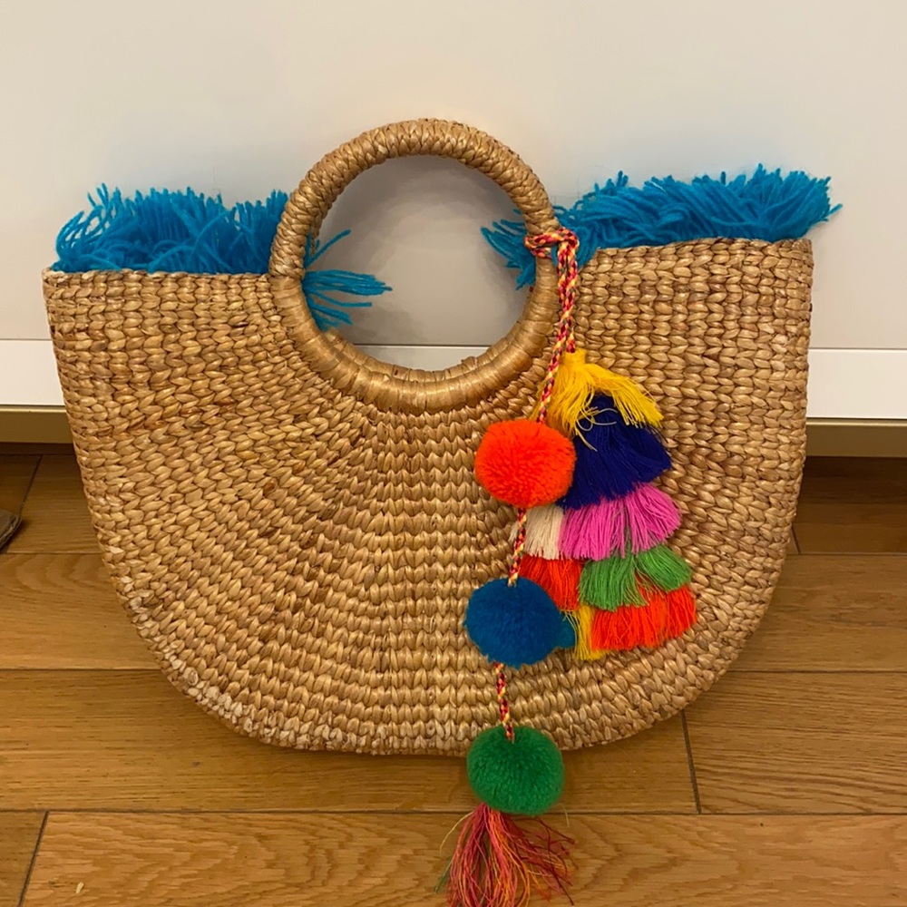 Straw beach bag